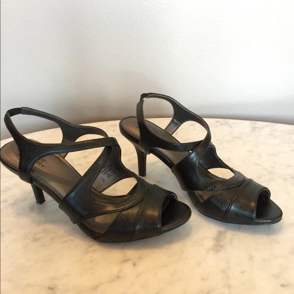 Life Stride Shoes - Life Stride black heels